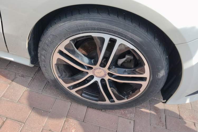 Used Mercedes-Benz A-Class 2015 A 200 Fashion Model Right Front Wheel Hub