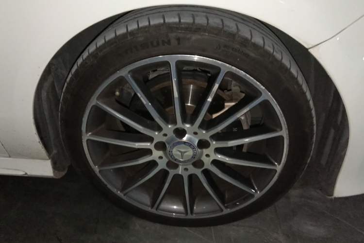 Used Mercedes-Benz A-Class 2015 A 200 Sport Edition Right Front Wheel Hub