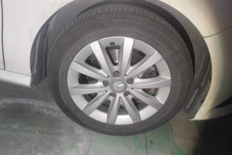 Used Mercedes-Benz A-Class 2015 A 180 Standard Model Right Front Wheel Hub