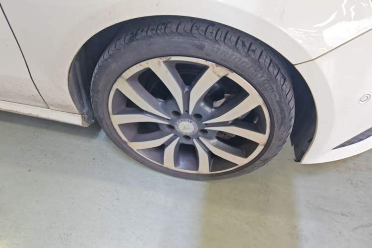 Used Mercedes-Benz A-Class 2015 A 200 Fashion Model Right Front Wheel Hub