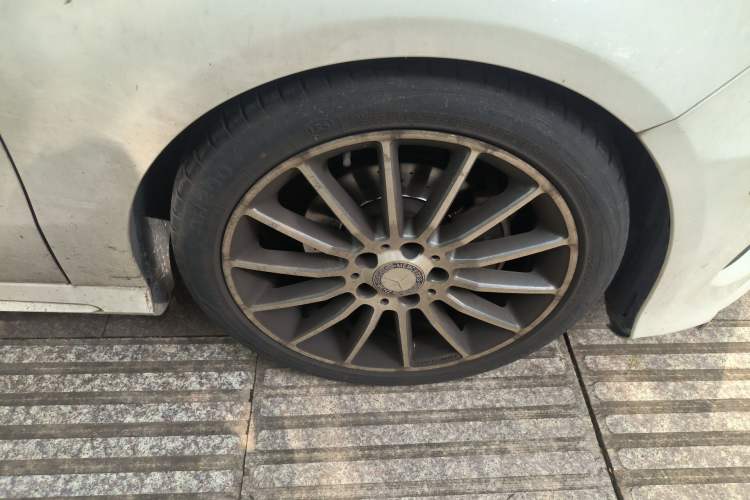 Used Mercedes-Benz A-Class 2015 A 200 Sport Edition Right Front Wheel Hub