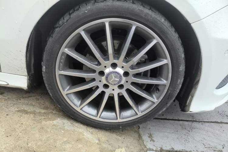 Used Mercedes-Benz A-Class 2015 A 200 Sport Edition Right Front Wheel Hub
