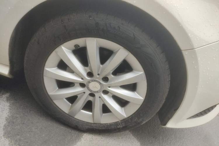 Used Mercedes-Benz A-Class 2015 A 180 Standard Model Right Front Wheel Hub