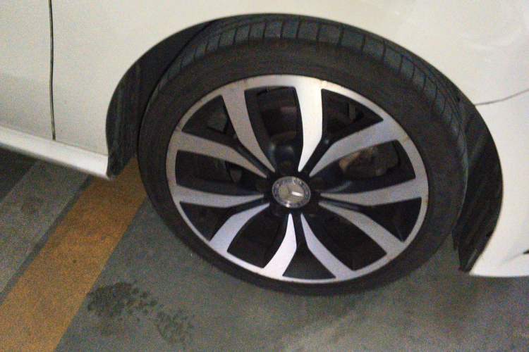 Used Mercedes-Benz A-Class 2015 A 200 Fashion Model Right Front Wheel Hub