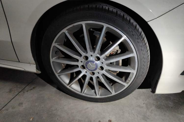 Used Mercedes-Benz A-Class 2015 A 200 Sport Edition Right Front Wheel Hub