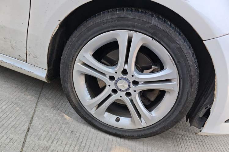 Used Mercedes-Benz A-Class 2015 A 180 Right Front Wheel Hub