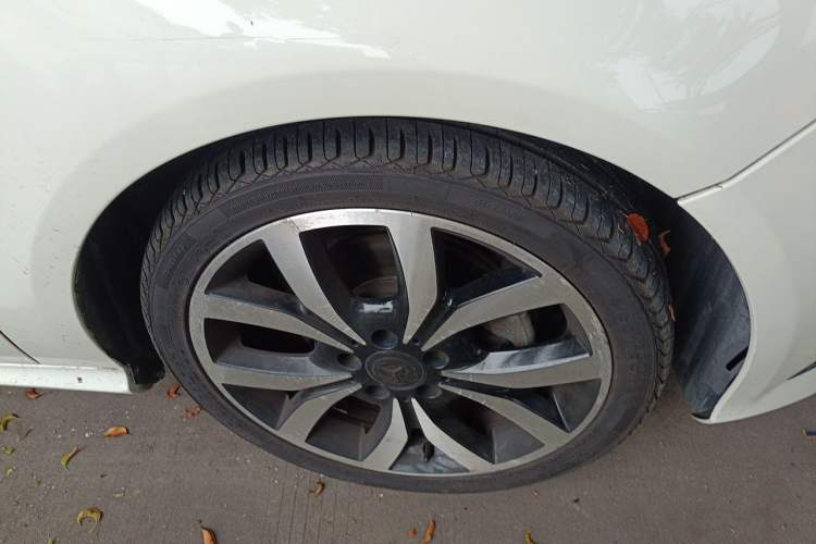 Used Mercedes-Benz A-Class 2015 A 200 Fashion Model Right Front Wheel Hub