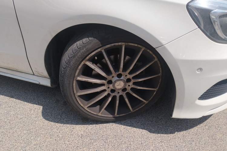 Used Mercedes-Benz A-Class 2015 A 200 Sport Edition Right Front Wheel Hub