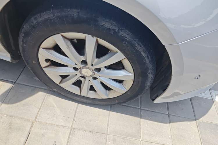 Used Mercedes-Benz A-Class 2015 A 180 Standard Model Right Front Wheel Hub