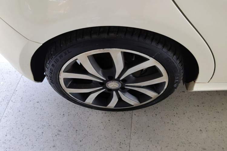 Used Mercedes-Benz A-Class 2015 A 200 Fashion Model Right Rear Wheel Hub