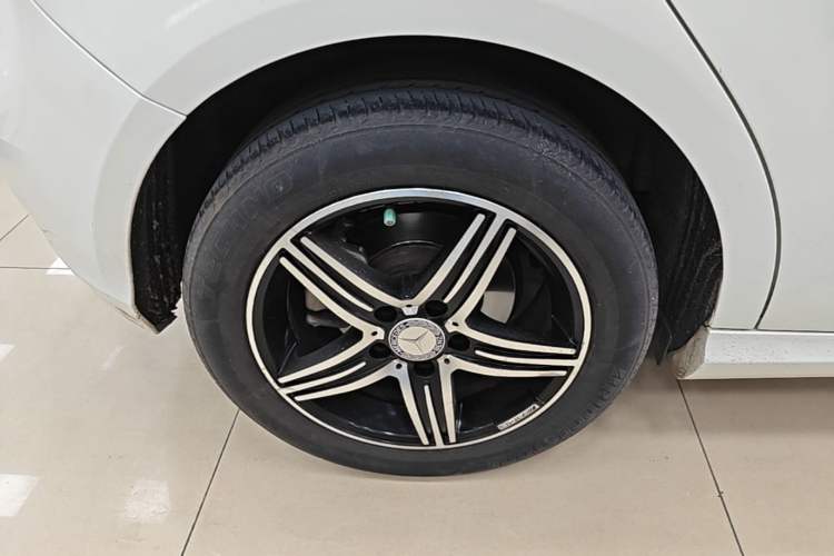 Used Mercedes-Benz A-Class 2015 A 180 Standard Model Right Rear Wheel Hub