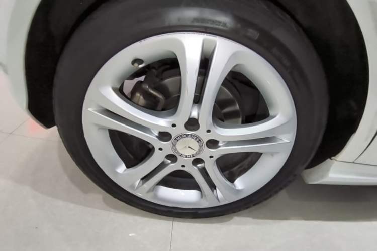 Used Mercedes-Benz A-Class 2015 A 180 Right Rear Wheel Hub