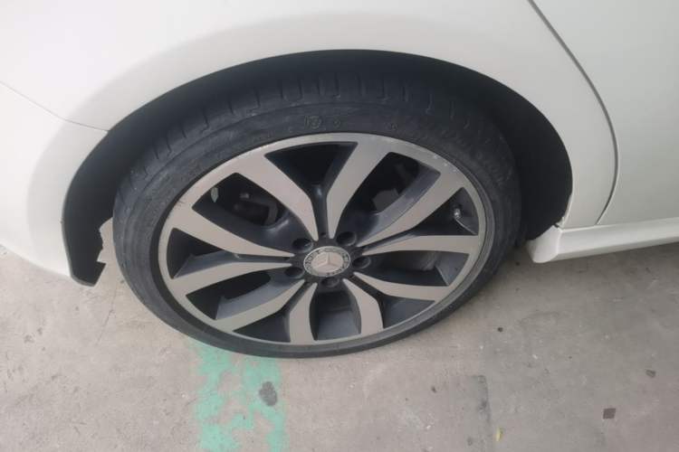 Used Mercedes-Benz A-Class 2015 A 200 Fashion Model Right Rear Wheel Hub