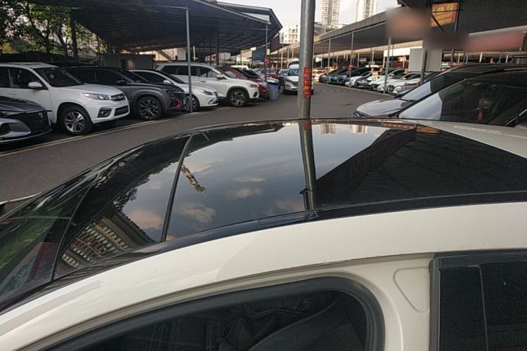Used Mercedes-Benz A-Class 2015 A 200 Fashion Model Roof