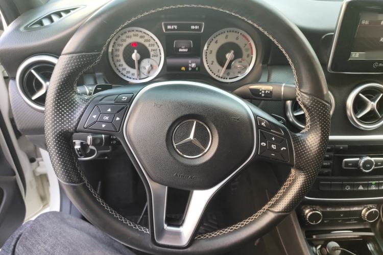Used Mercedes-Benz A-Class 2015 A 200 Fashion Model Steering Wheel