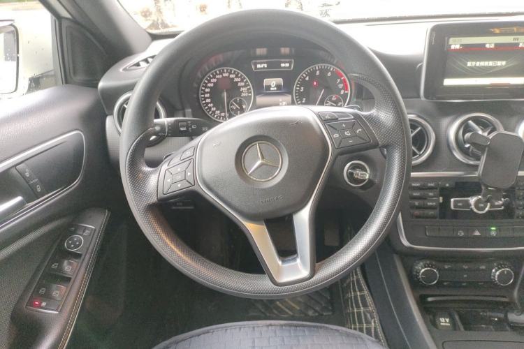 Used Mercedes-Benz A-Class 2015 A 180 Standard Model Steering Wheel