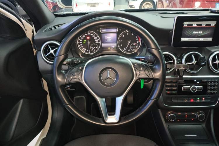 Used Mercedes-Benz A-Class 2015 A 180 Steering Wheel