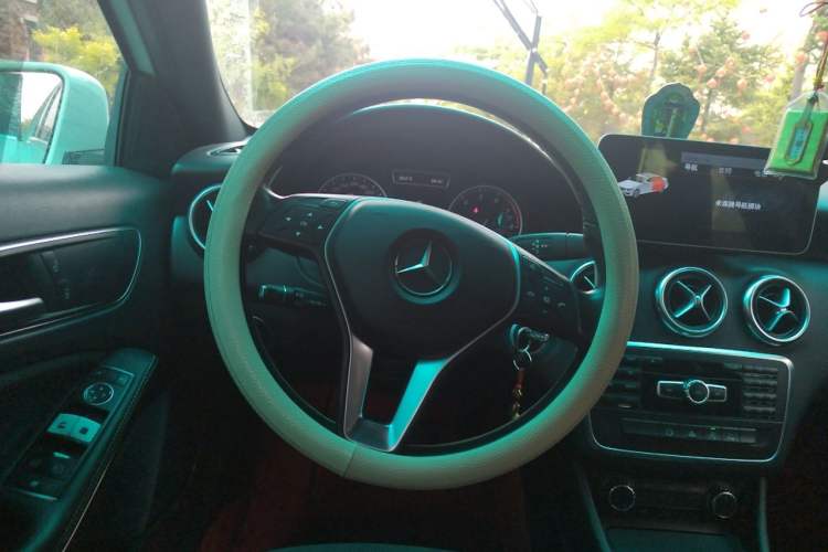 Used Mercedes-Benz A-Class 2015 A 180 Steering Wheel