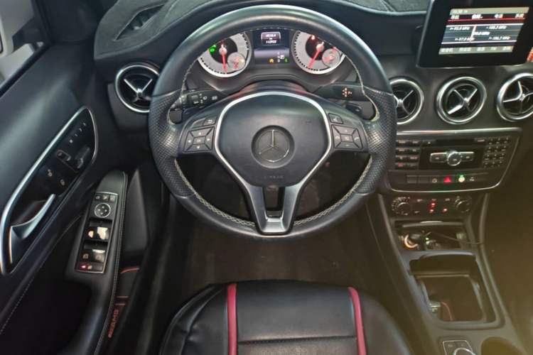 Used Mercedes-Benz A-Class 2015 A 200 Fashion Model Steering Wheel