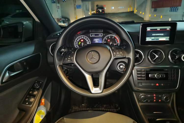 Used Mercedes-Benz A-Class 2015 A 180 Standard Model Steering Wheel