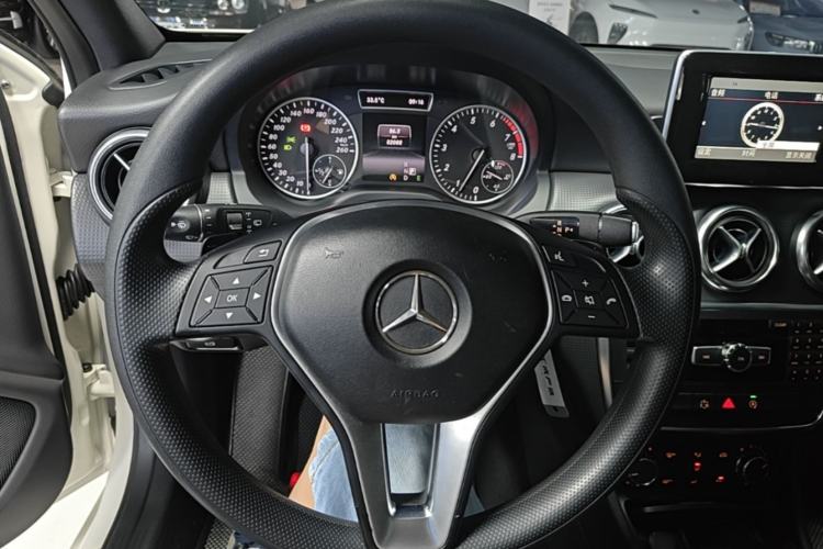 Used Mercedes-Benz A-Class 2015 A 180 Standard Model Steering Wheel