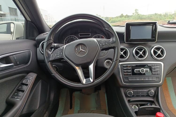 Used Mercedes-Benz A-Class 2015 A 180 Steering Wheel