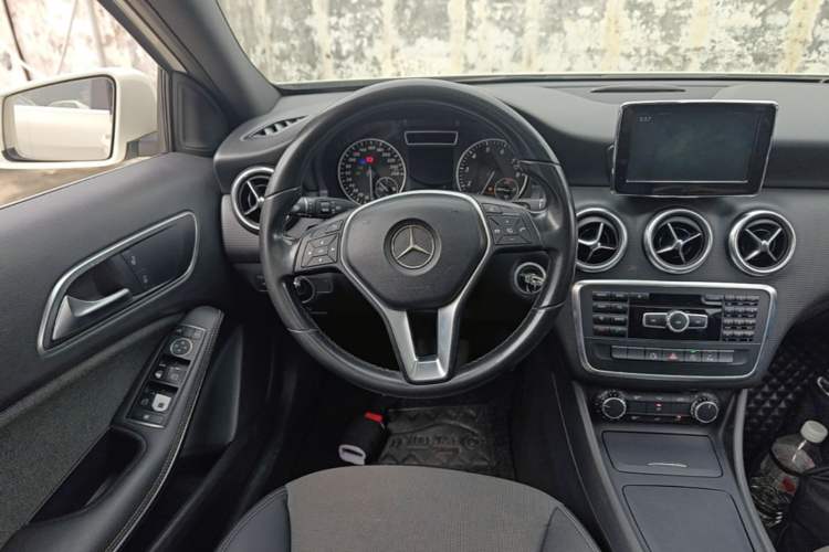 Used Mercedes-Benz A-Class 2015 A 180 Steering Wheel