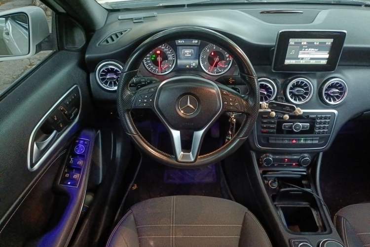 Used Mercedes-Benz A-Class 2015 A 200 Fashion Model Steering Wheel