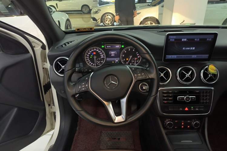 Used Mercedes-Benz A-Class 2015 A 180 Steering Wheel