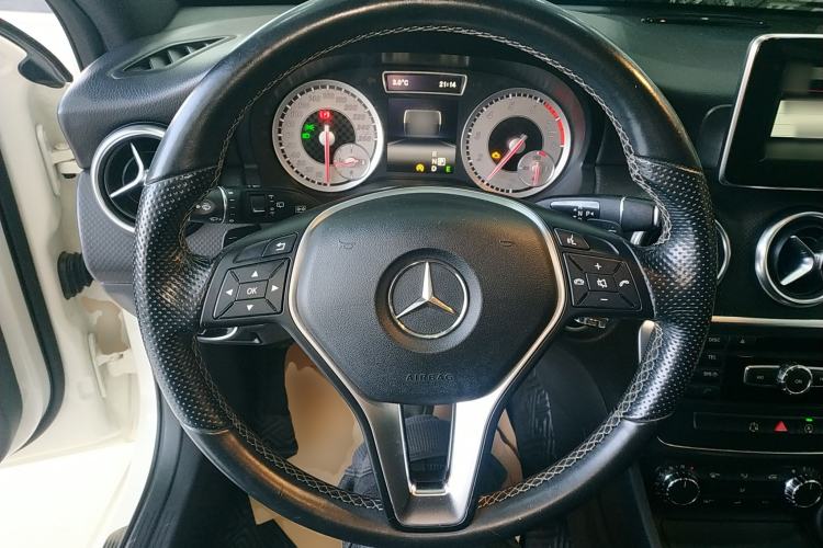 Used Mercedes-Benz A-Class 2015 A 200 Fashion Model Steering Wheel