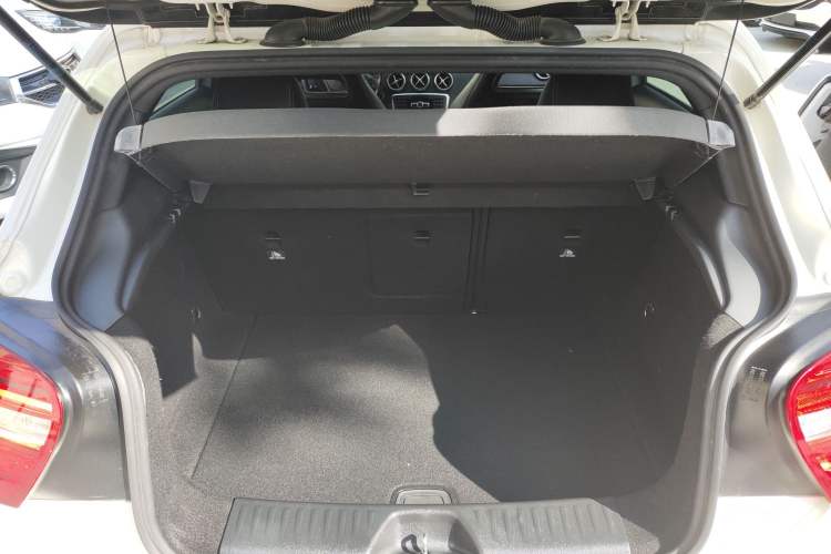 Used Mercedes-Benz A-Class 2015 A 200 Fashion Model Trunk