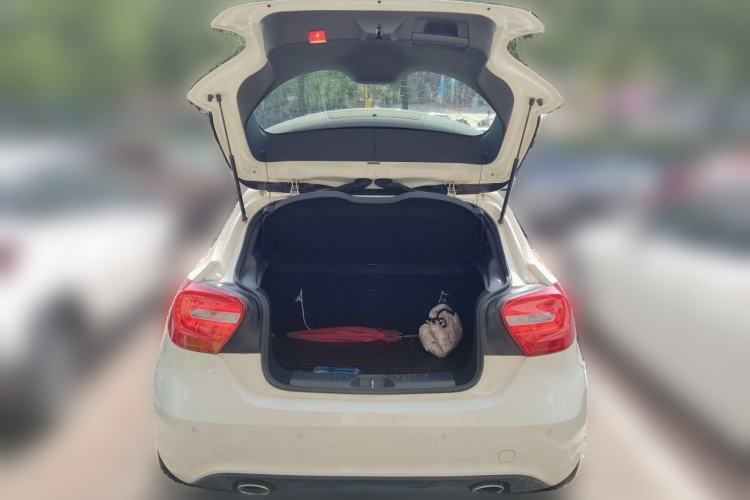 Used Mercedes-Benz A-Class 2015 A 200 Fashion Model Trunk