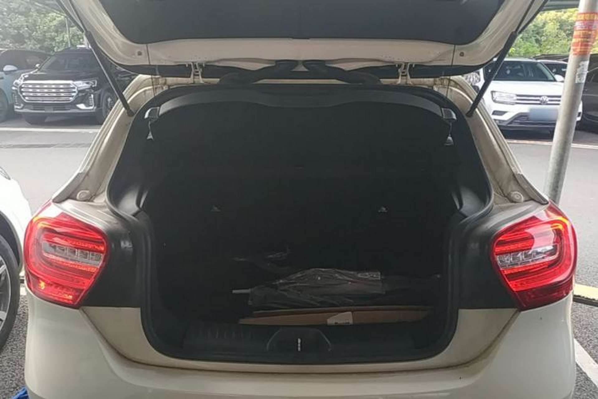 Used Mercedes-Benz A-Class 2015 A 200 Fashion Model Trunk