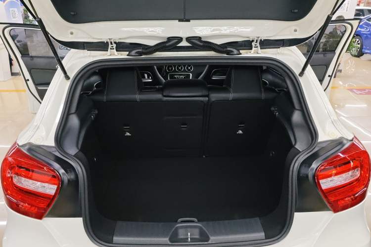 Used Mercedes-Benz A-Class 2015 A 180 Trunk
