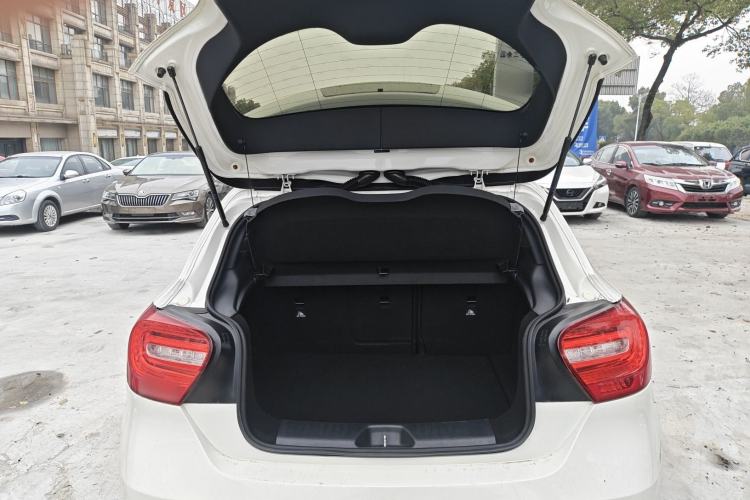 Used Mercedes-Benz A-Class 2015 A 180 Trunk