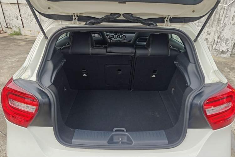 Used Mercedes-Benz A-Class 2015 A 180 Trunk