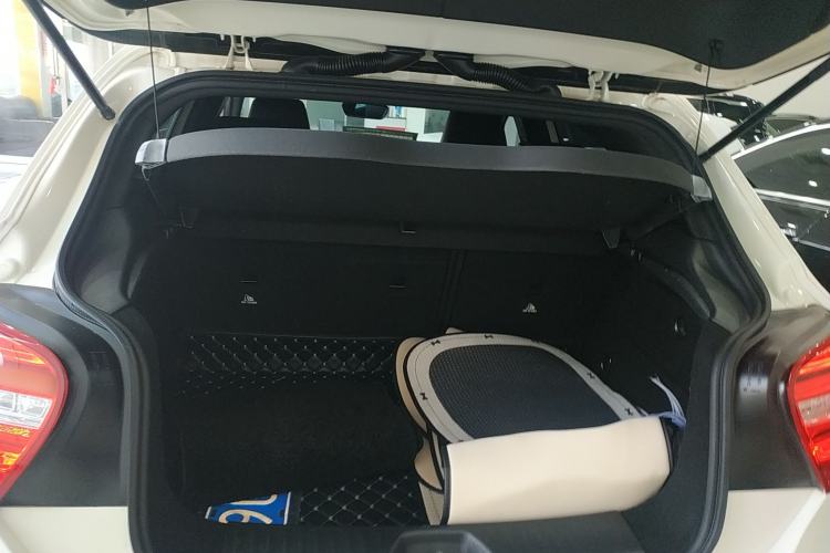 Used Mercedes-Benz A-Class 2015 A 200 Fashion Model Trunk