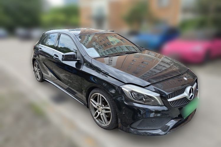 Used Mercedes-Benz A-Class 2016 A 200 Sport model Front Right 45 Deg