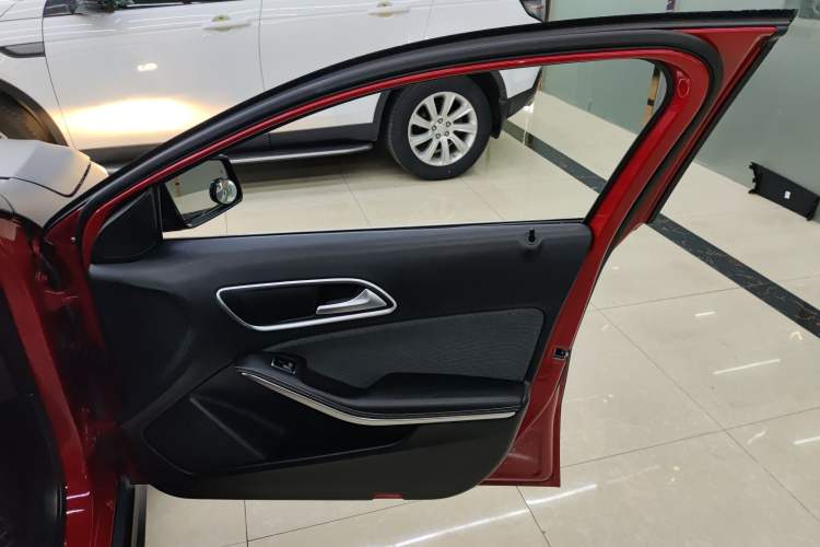 Used Mercedes-Benz A-Class 2016 A 180 Interior 5