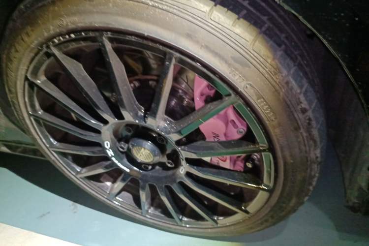 Used Mercedes-Benz A-Class 2016 A 200 Dynamic Edition Right Front Wheel Hub