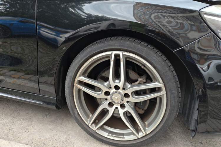 Used Mercedes-Benz A-Class 2016 A 200 Sport model Right Front Wheel Hub