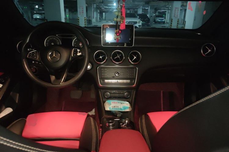 Used Mercedes-Benz A-Class 2016 A 180 Center Console