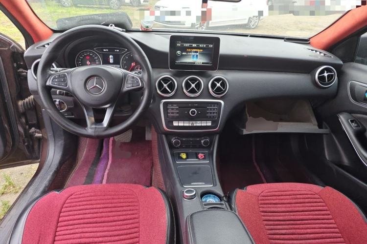 Used Mercedes-Benz A-Class 2016 A 200 Dynamic Edition Center Console