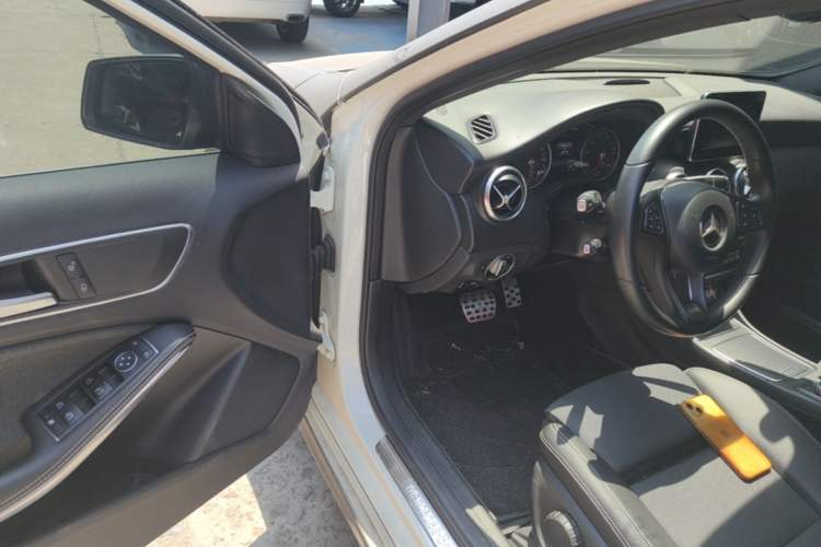 Used Mercedes-Benz A-Class 2016 A 200 Dynamic Edition Driver Seat