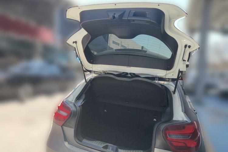 Used Mercedes-Benz A-Class 2016 A 200 Dynamic Edition Trunk