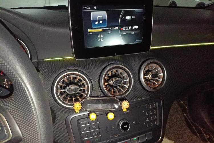 Used Mercedes-Benz A-Class 2016 A 180 Audio And AC Panel