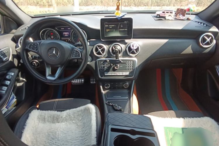 Used Mercedes-Benz A-Class 2016 A 200 Fashion Model Center Console