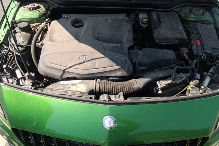 Used Mercedes-Benz A-Class 2016 A 200 Fashion Model Engine Bay