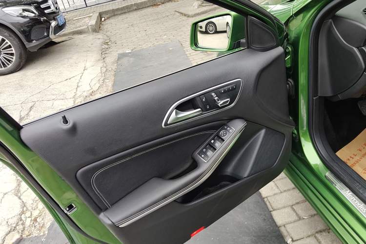 Used Mercedes-Benz A-Class 2016 A 200 Fashion Model Interior 7