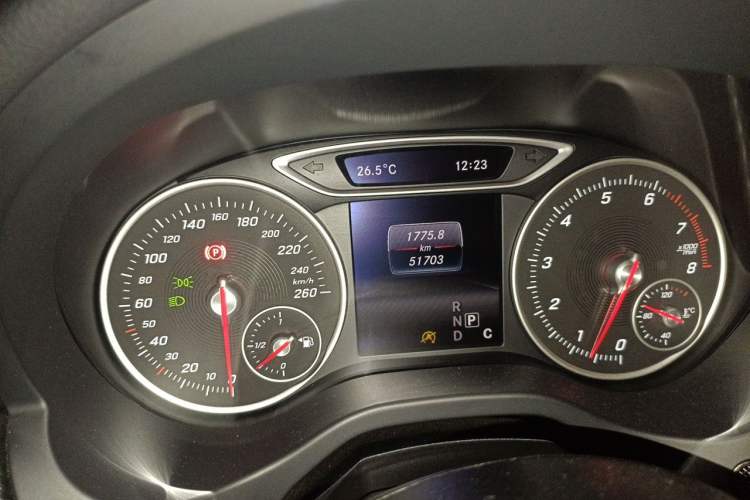 Used Mercedes-Benz A-Class 2016 A 180 Odometer Close Up